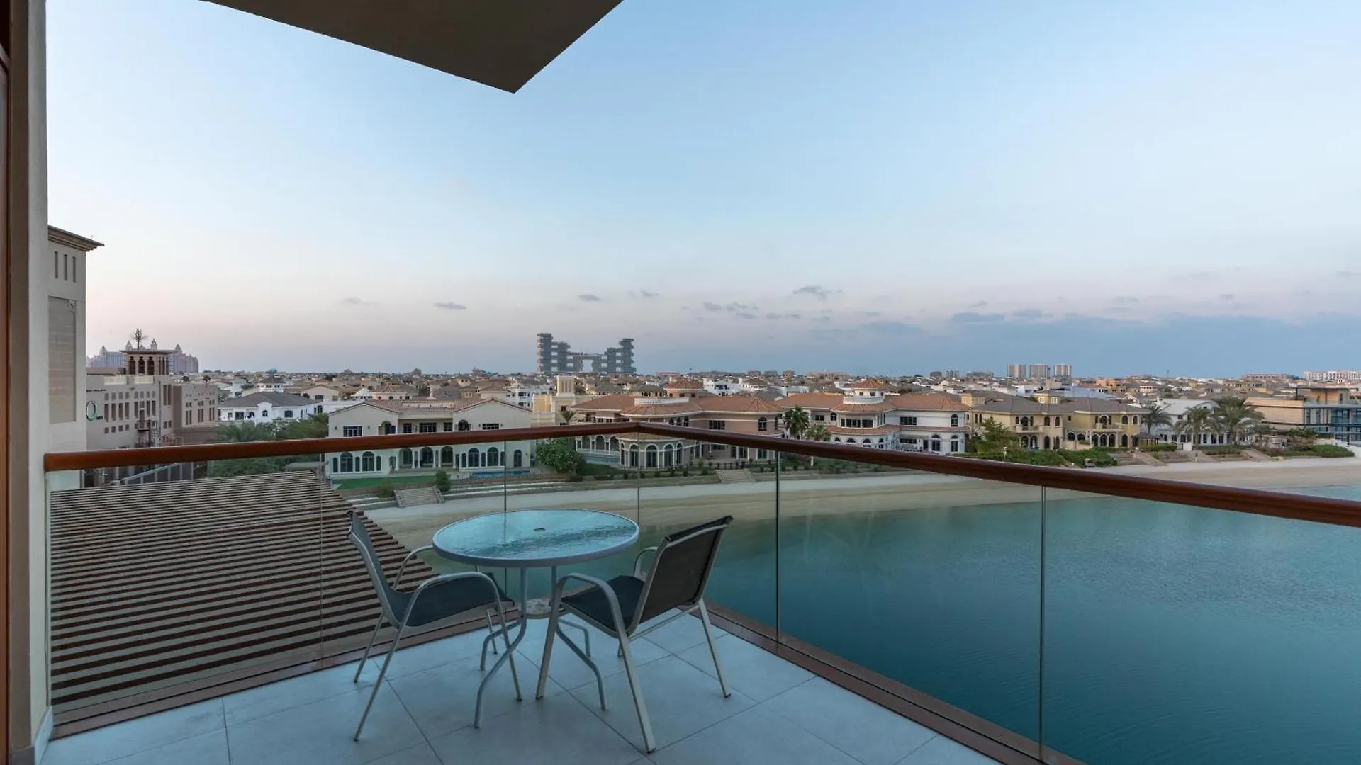 Dreamy Waterfront Studio In Dubai Palm Jumeirah United Arab Emirates